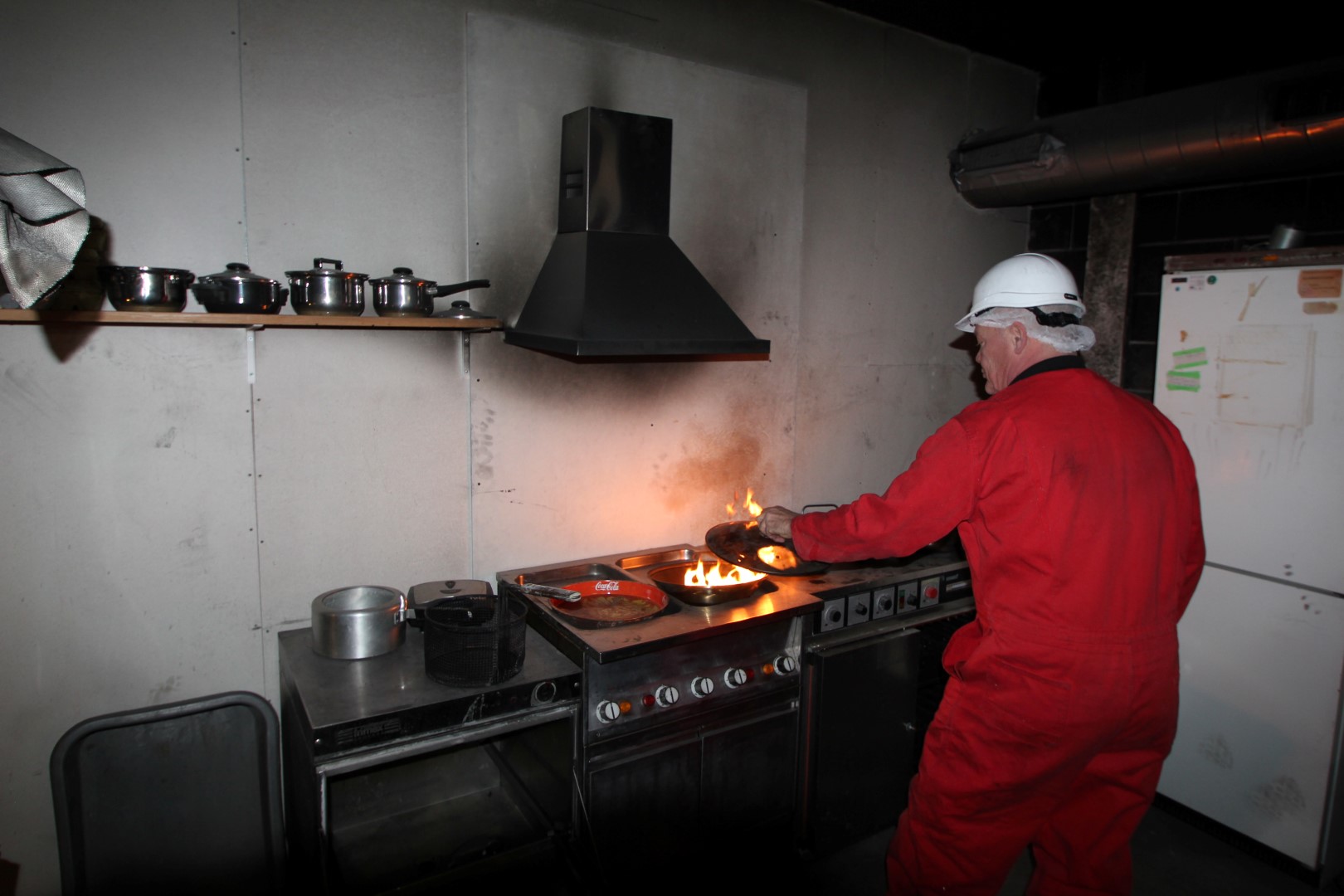Demonstratie van gecontroleerde brandbestrijding